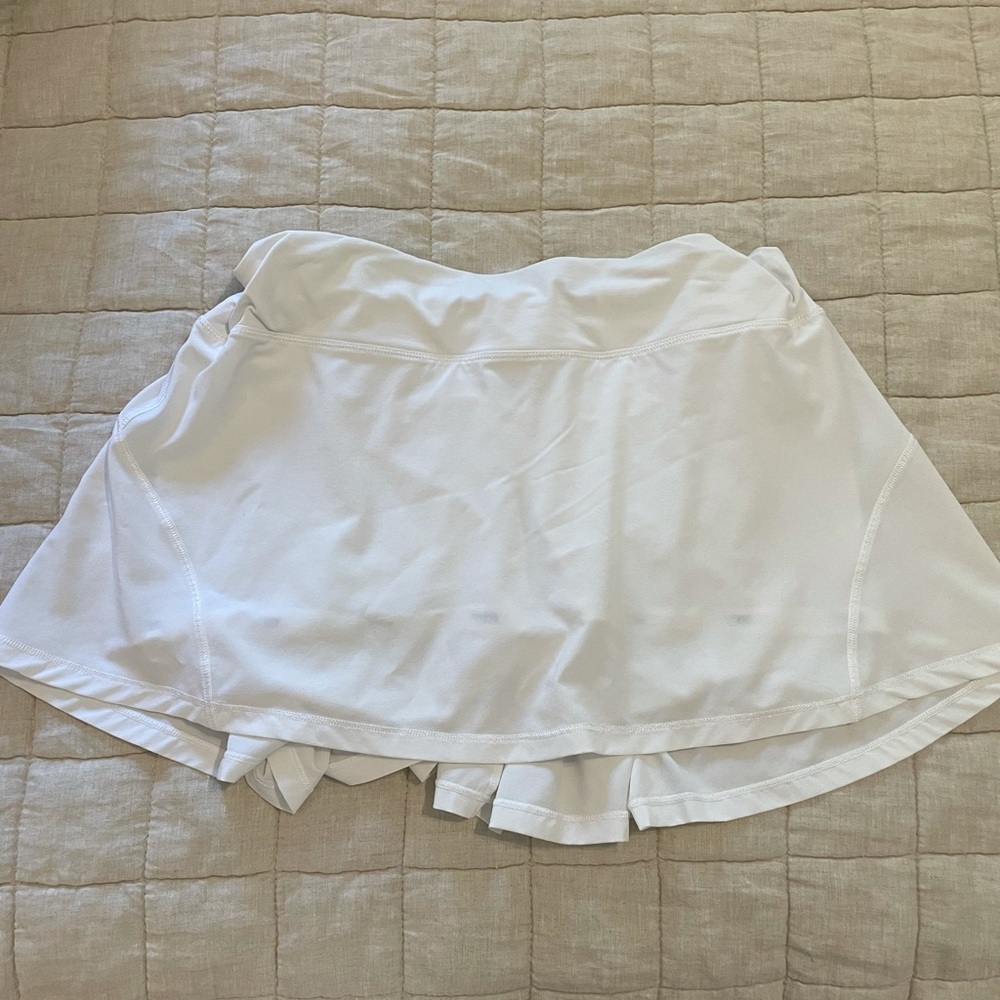 Lululemon white tennis skirt with pleats, size 10